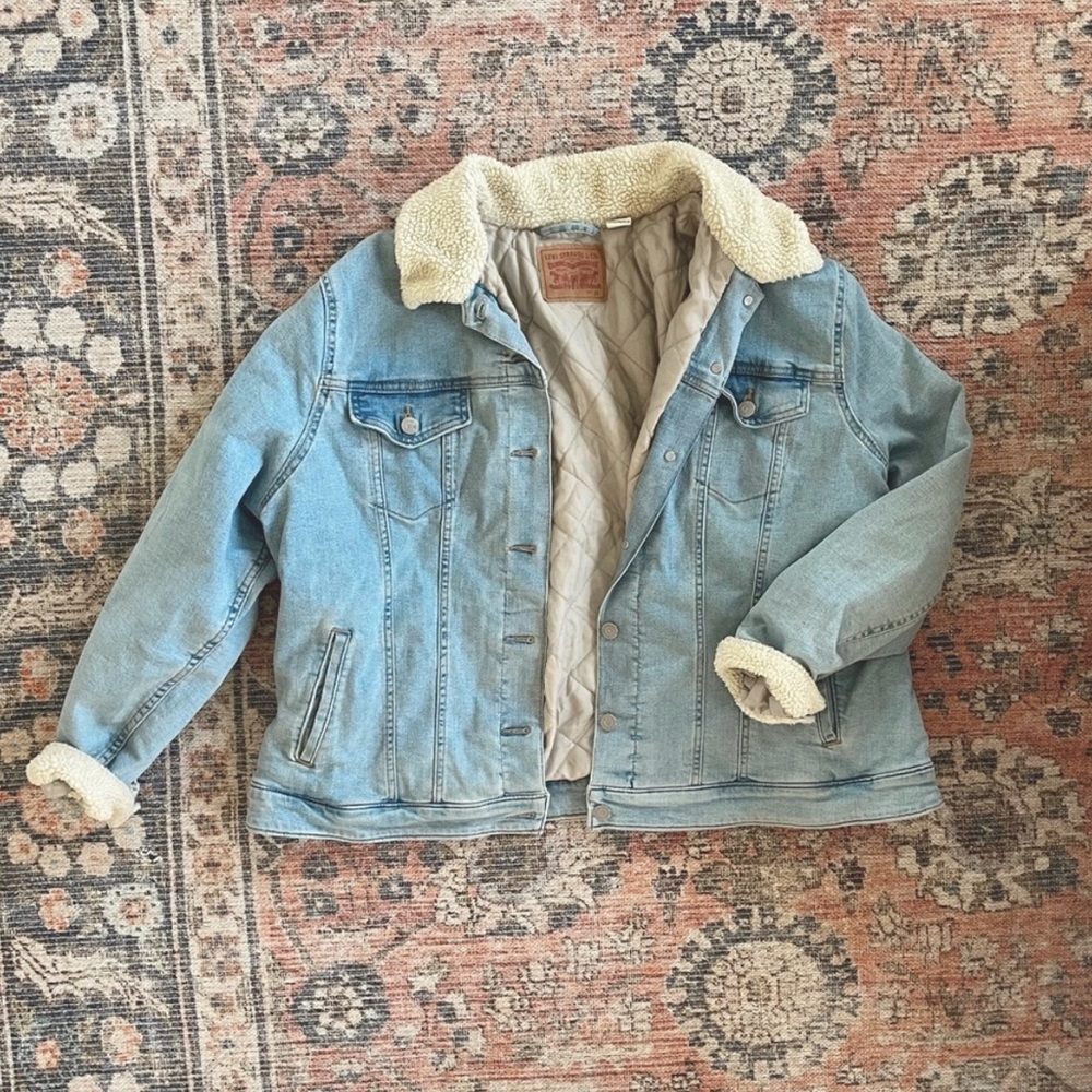 LEVI’S Stretch Denim Quilt Lined Jacket with Sherpa Detail - Size 3X